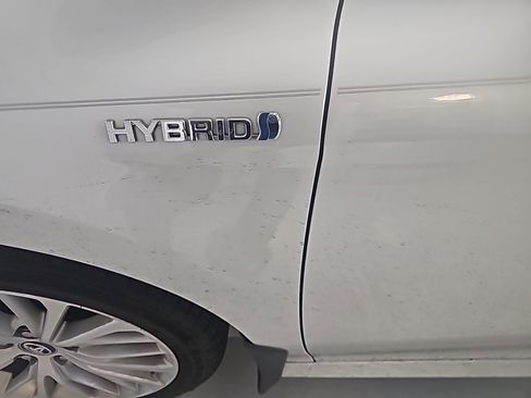 Used 2019 Toyota Camry XLE image 7