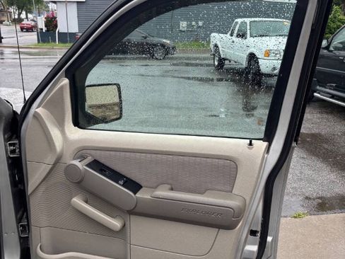 Used 2007 Ford Explorer XLT AWD/4WD image 16