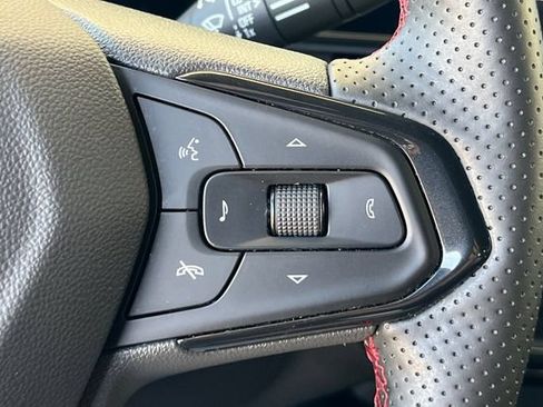 Used 2025 Chevrolet Trax RS w/ Driver Confidence Package FWD image 31
