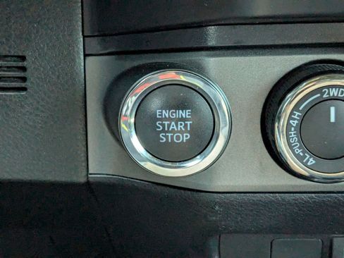 Used 2020 Toyota Tacoma TRD Off-Road AWD/4WD image 17