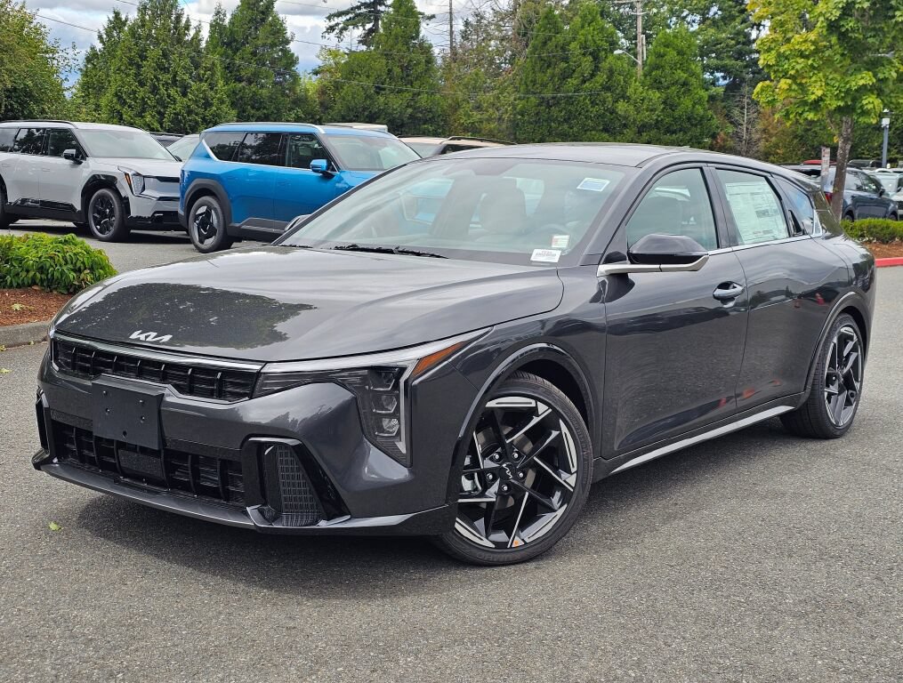 New 2026 Kia K4 GT-Line FWD image 2