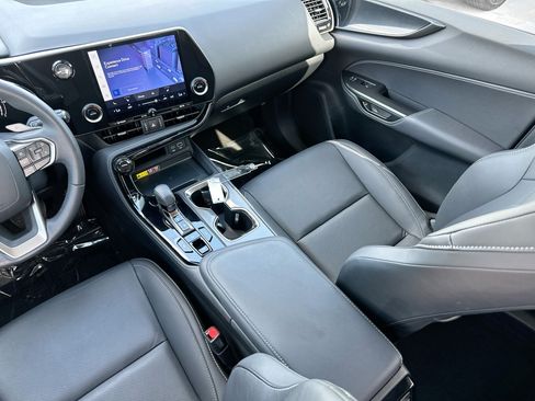 Used 2025 Lexus NX 250 FWD w/ Towing Package (2000 Lbs) image 21