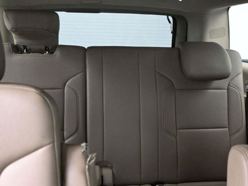 Used 2017 Chevrolet Suburban Premier image 16