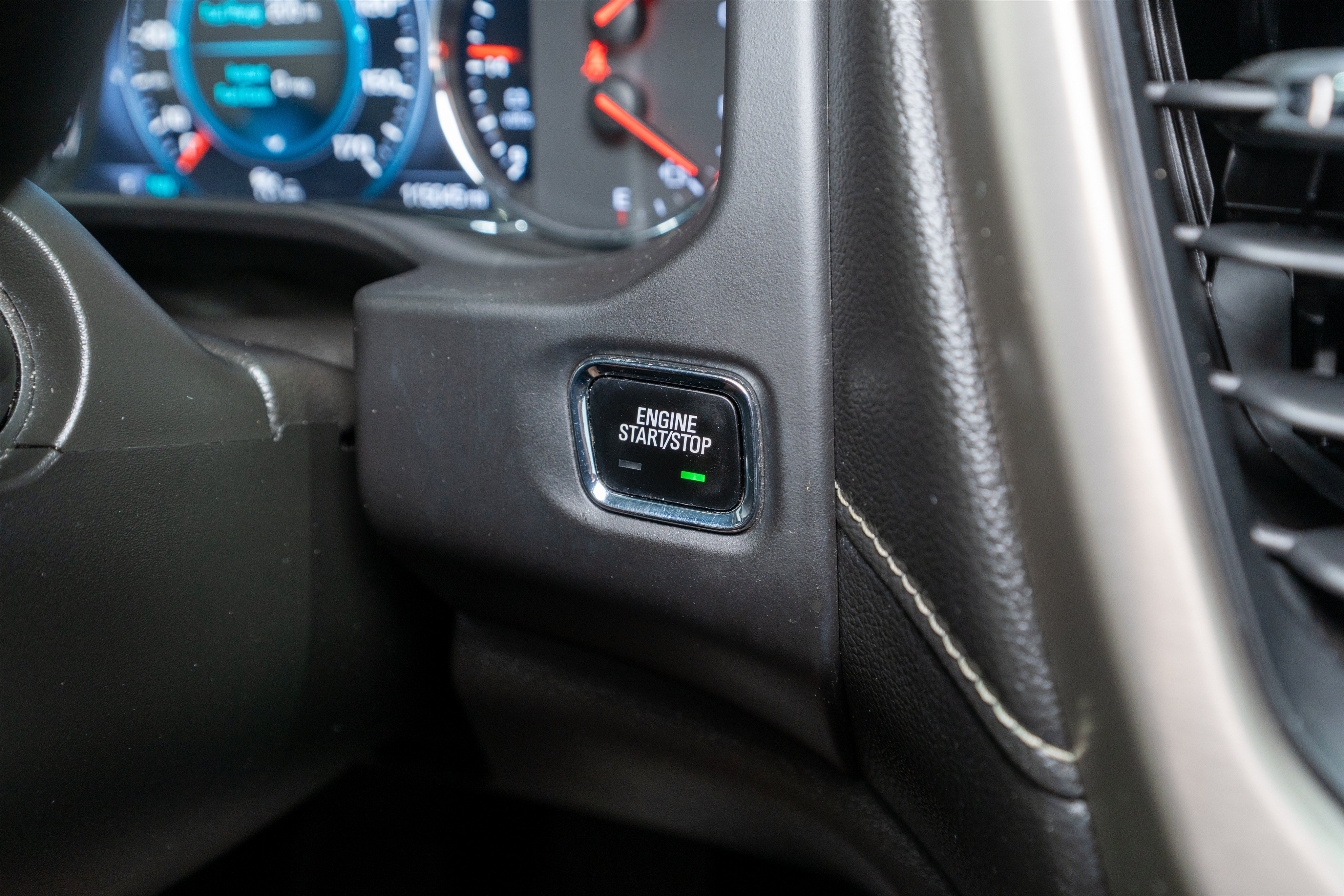 Used 2017 GMC Acadia Denali w/ Technology Package FWD image 31