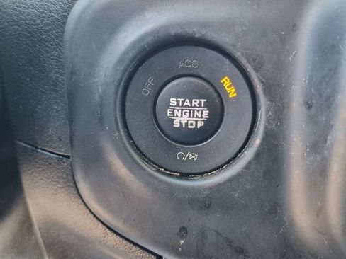 Used 2019 Jeep Wrangler Unlimited Sahara AWD/4WD image 21