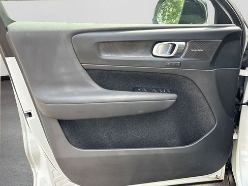 Used 2023 Volvo C40 P8 Recharge Ultimate image 21