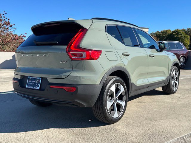 Certified 2025 Volvo XC40 B5 Plus w/ Protection Package Premier AWD/4WD image 9