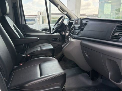 Used 2022 Ford Transit 350 DRW RWD image 18