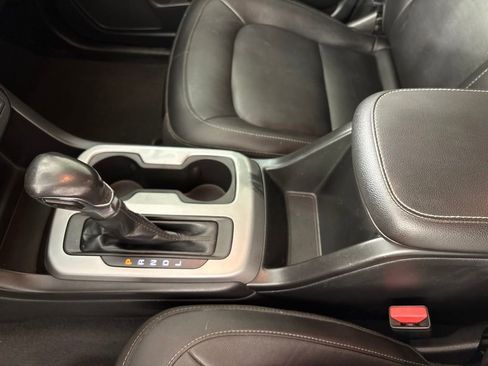 Used 2022 Chevrolet Colorado LT w/ Luxury Package RWD image 42