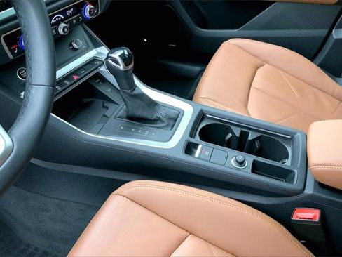 Certified 2025 Audi Q3 2.0T Premium Plus image 17