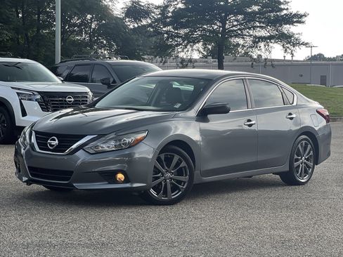 Used 2018 Nissan Altima 2.5 SR w/ SR Special Edition FWD image 1