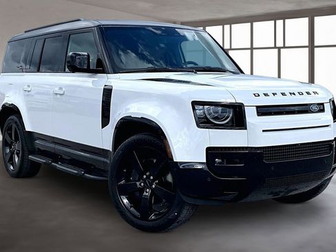 New 2026 Land Rover Defender 130 X-Dynamic SE AWD/4WD image 2