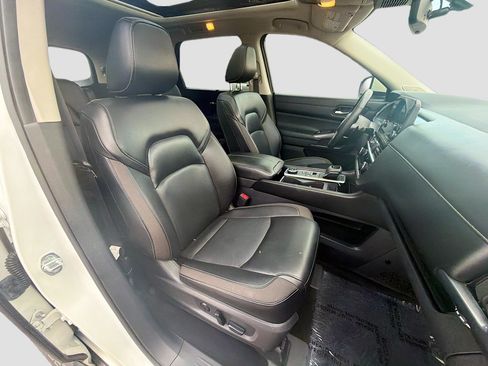 Used 2023 Nissan Pathfinder SL w/ SL Premium Package AWD/4WD image 35