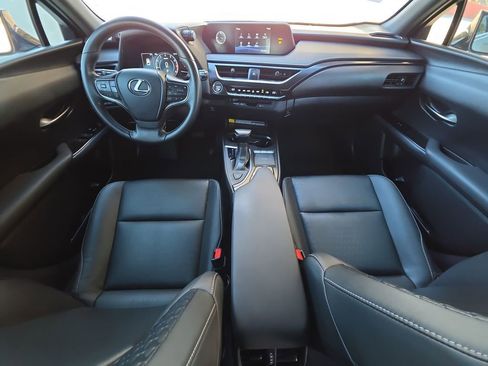 Used 2021 Lexus UX 200 Base image 21