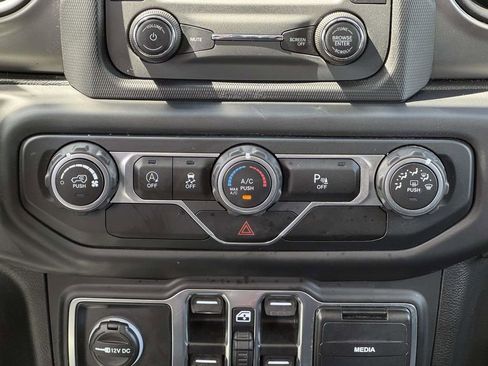 Used 2020 Jeep Gladiator Sport w/ Quick Order Package 23S AWD/4WD image 20