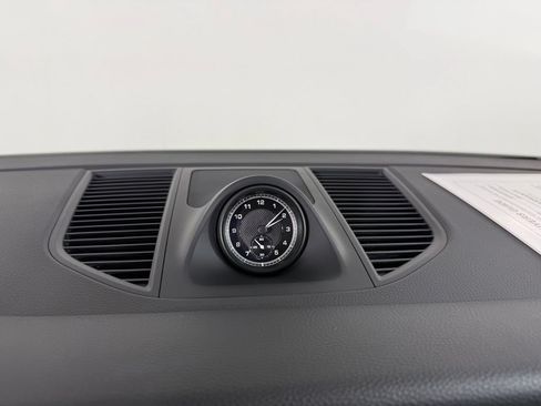 Certified 2026 Porsche Macan AWD/4WD image 22