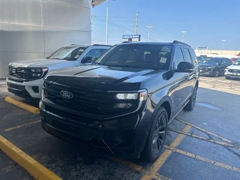 Used 2025 Ford Expedition Platinum w/ Stealth Appearance Package AWD/4WD image 1