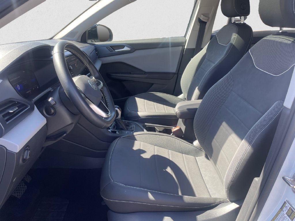 Certified 2023 Volkswagen Taos SE FWD image 9
