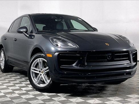 Used 2024 Porsche Macan image 1