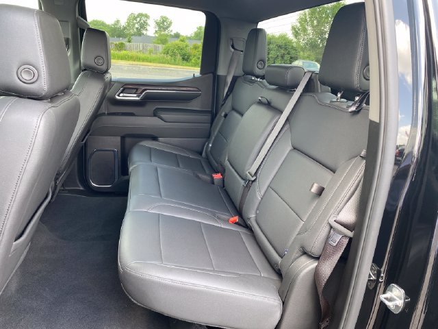 Used 2024 GMC Sierra 1500 SLT AWD/4WD image 18