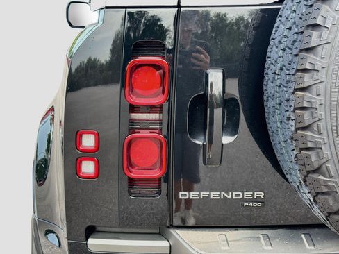 Used 2023 Land Rover Defender 110 X-Dynamic SE AWD/4WD image 10