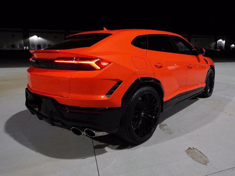 Used 2025 Lamborghini Urus SE AWD/4WD image 7