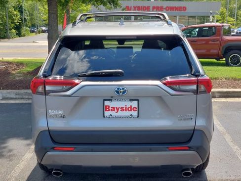 Used 2019 Toyota RAV4 Limited AWD/4WD image 9
