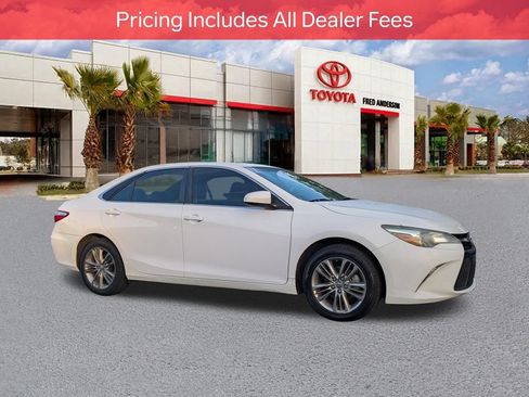 Used 2017 Toyota Camry SE FWD image 2