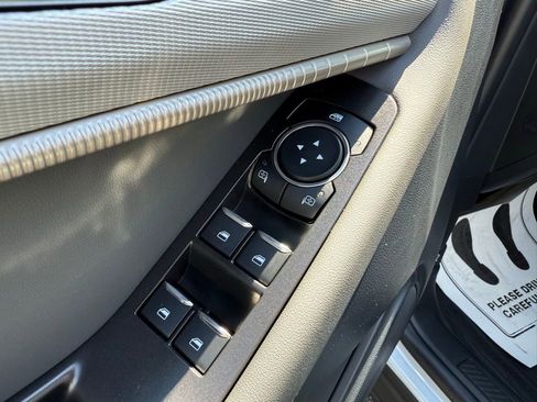 New 2025 Ford Explorer Active image 12