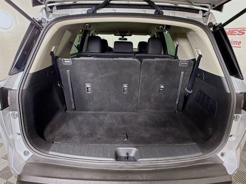 Certified 2024 Nissan Pathfinder SV image 30