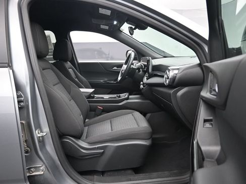 Used 2025 Chevrolet Equinox LT FWD image 25