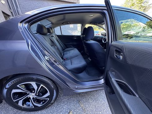 Used 2016 Honda Accord LX image 15
