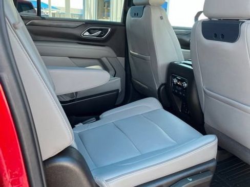 Used 2022 GMC Yukon XL SLT w/ SLT Premium Package AWD/4WD image 11