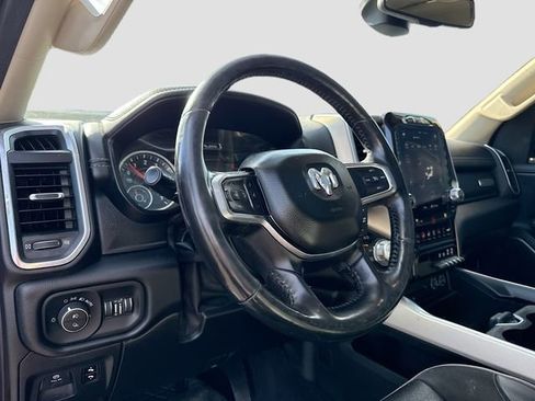 Used 2019 RAM 1500 Laramie AWD/4WD image 10