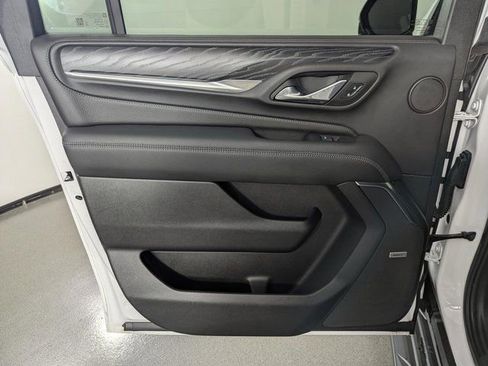Used 2024 GMC Yukon XL Denali image 21