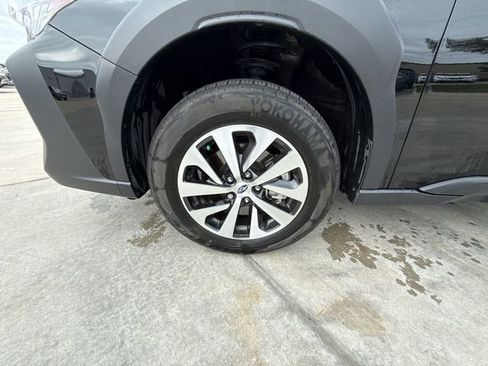 Used 2025 Subaru Outback Premium AWD/4WD image 10