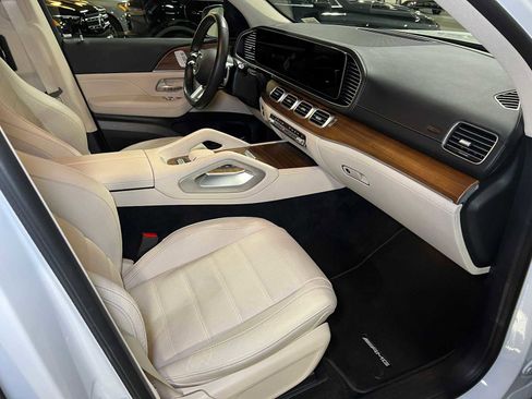 Certified 2024 Mercedes-Benz GLS 580 4MATIC image 11