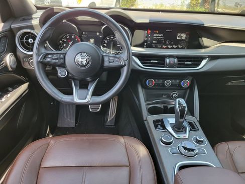 Used 2022 Alfa Romeo Stelvio Ti AWD/4WD image 4