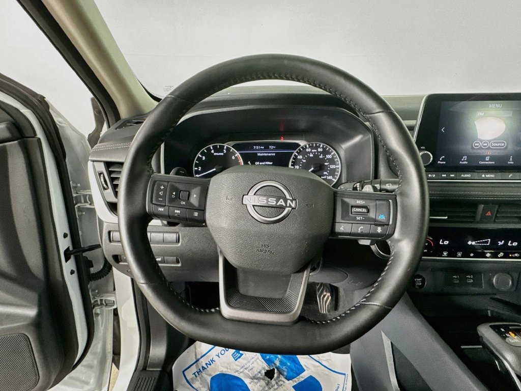 Used 2025 Nissan Rogue SV FWD image 14