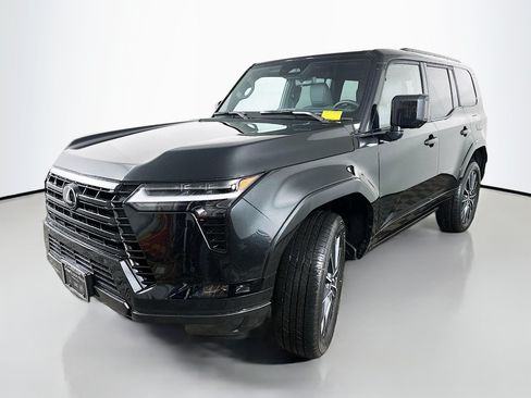Used 2026 Lexus GX 550 w/ Accessory Package (2T) AWD/4WD image 3