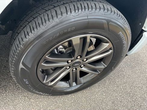 Used 2022 Ford F150 XLT w/ Equipment Group 302A High image 16