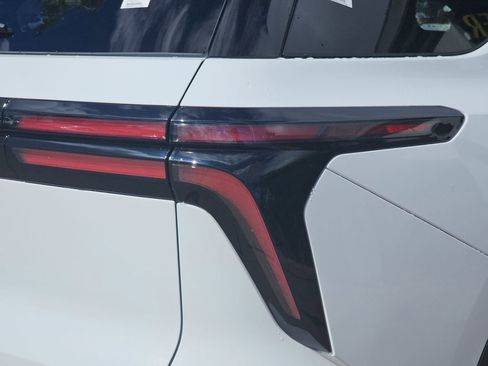 New 2026 Chevrolet Traverse LT FWD image 40