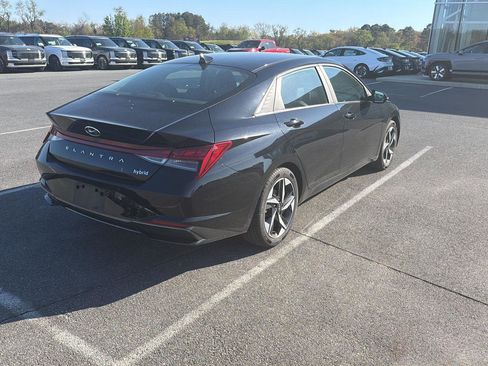 Used 2023 Hyundai Elantra Limited image 5