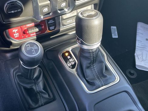 New 2026 Jeep Wrangler Rubicon w/ Xtreme 35 Tire Package image 35