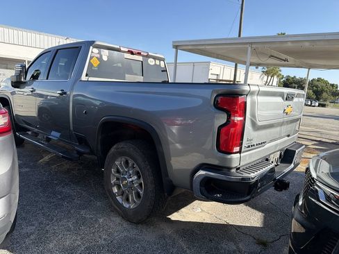 Used 2025 Chevrolet Silverado 2500 LTZ w/ LTZ Premium Package AWD/4WD image 4