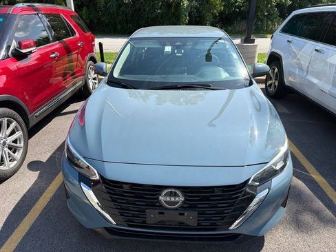 Used 2024 Nissan Sentra SV FWD image 2