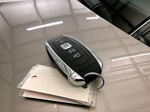 Used 2018 Lincoln MKX Premiere FWD image 9