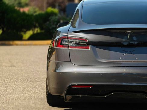 Used 2021 Tesla Model S Plaid AWD/4WD image 18