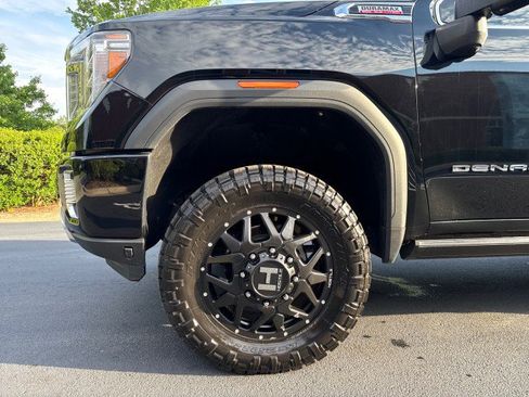 Used 2022 GMC Sierra 3500 Denali w/ Denali Ultimate Package AWD/4WD image 17