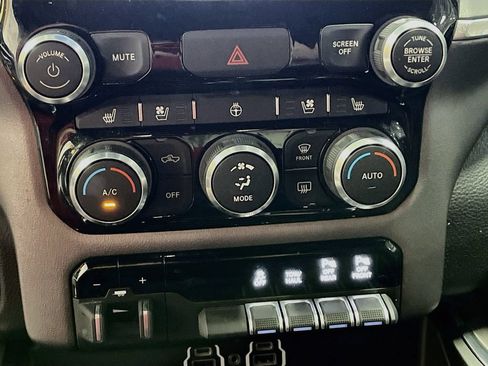 Used 2022 RAM 1500 Laramie w/ Sport Appearance Package AWD/4WD image 16